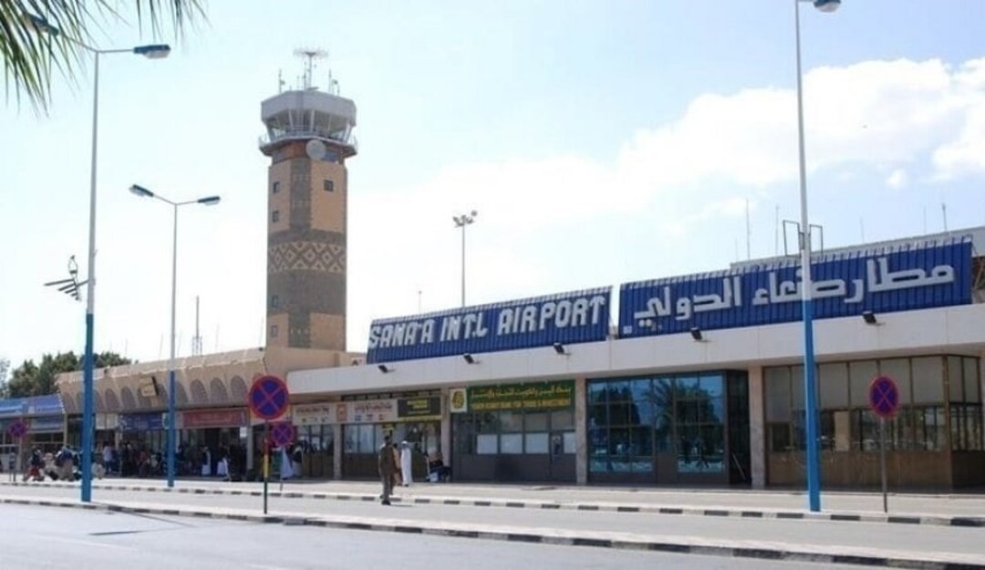 ضمن إطار الهدنة الأممية.. مغادرة أول طائرة يمنية من مطار صنعاء