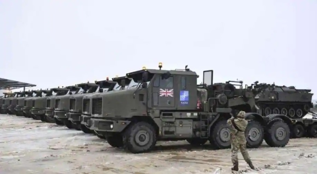 الناتو يحشد 40 ألف جندي على حدود أوروبا مع روسيا