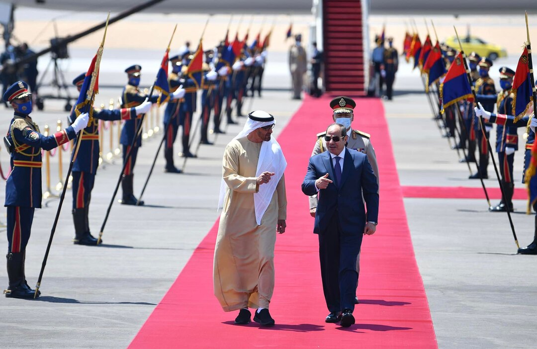 الرئيس المصري يستقبل نظيره الإماراتي