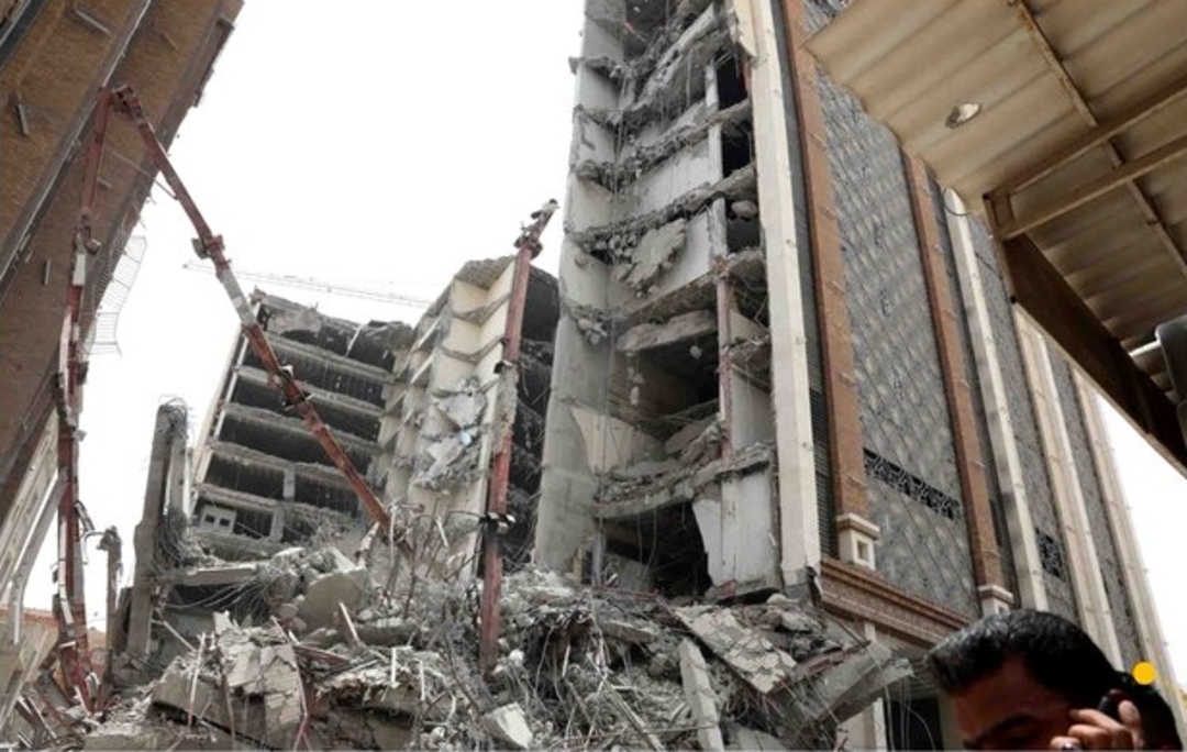 عشرات القتلى والجرحى بسقوط مبنى في إيران تعود ملكيته للحرس الثوري