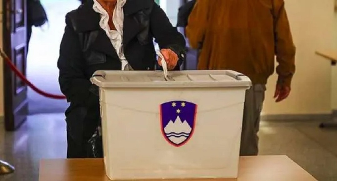 صورة تعبيرية.جانب من العملية التصويتية في الانتخابات البرلمانية السلوفينية 24 أبريل مصدر حر سوشيال ميديا