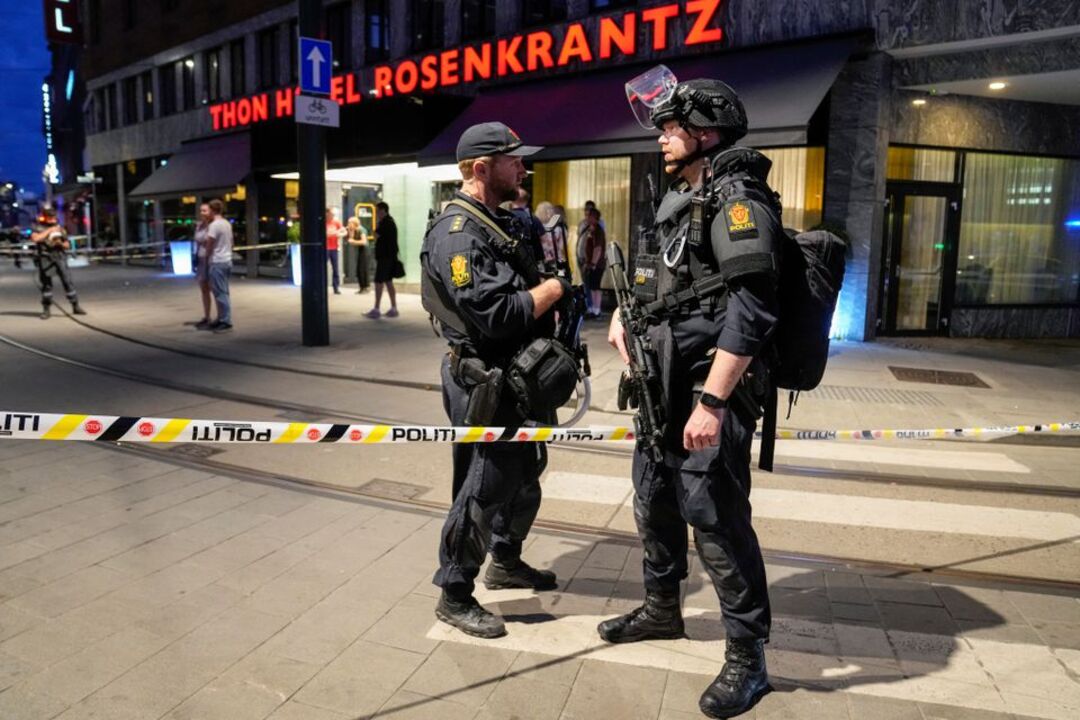 2 killed, several wounded in shooting at nightclub in Oslo, Norway