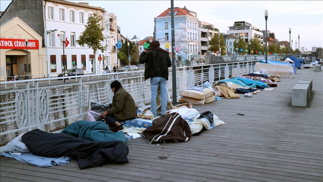Asylum seekers sleep rough on the streets of Brussels