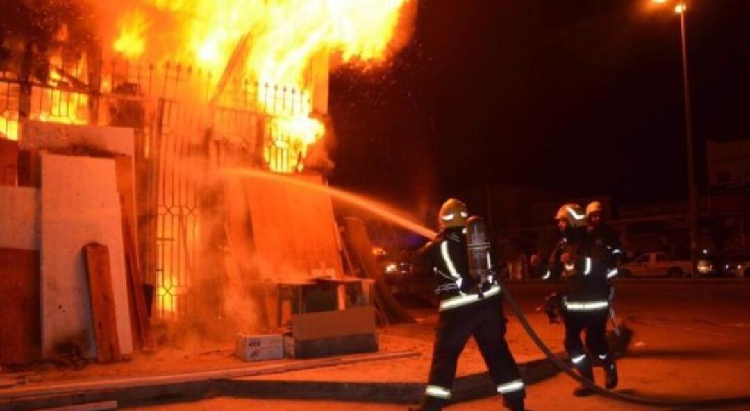مقتل ثمانية وإجلاء أكثر من 200 جرّاء حريق مبنى بموسكو