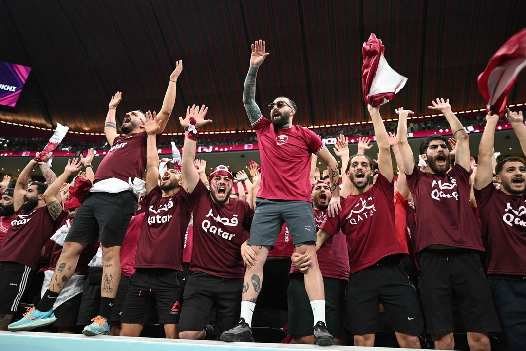 النيويورك تايمز: قطر استأجرت مشجعين وجماهير من لبنان
