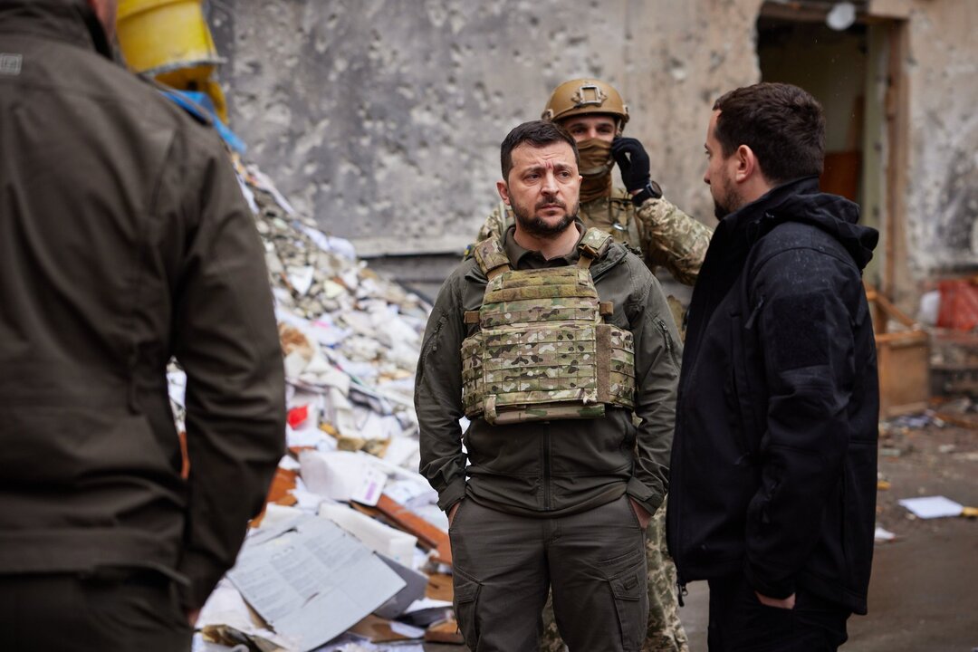 Russia intensifies Donbas shelling as Zelensky visits Kharkiv front line