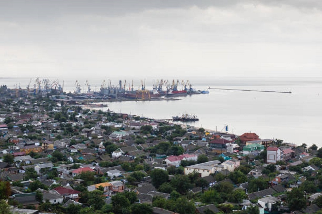 أول سفينة شحن تغادر ميناء بيرديانسك المحتل في أوكرانيا