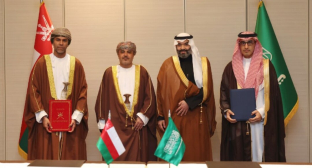 اتفاقيّة تعاون سعودية عمانية.. بالاتصالات والكابلات البحرية