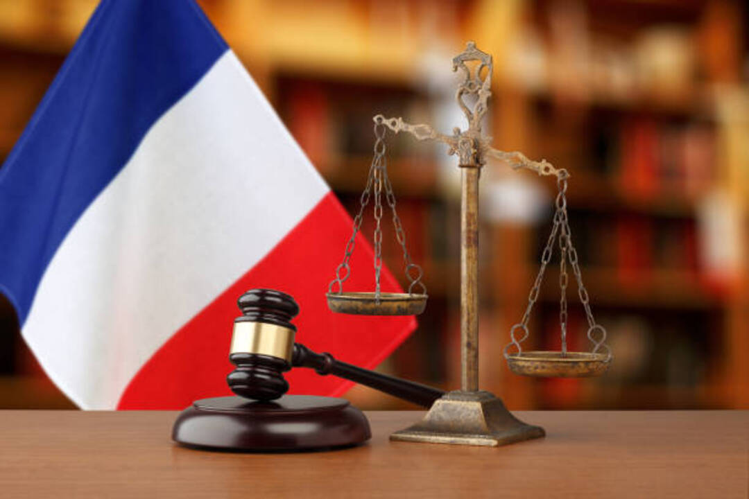 اتهامات جرائم ضد الإنسانية لسونيا إم في فرنسا
