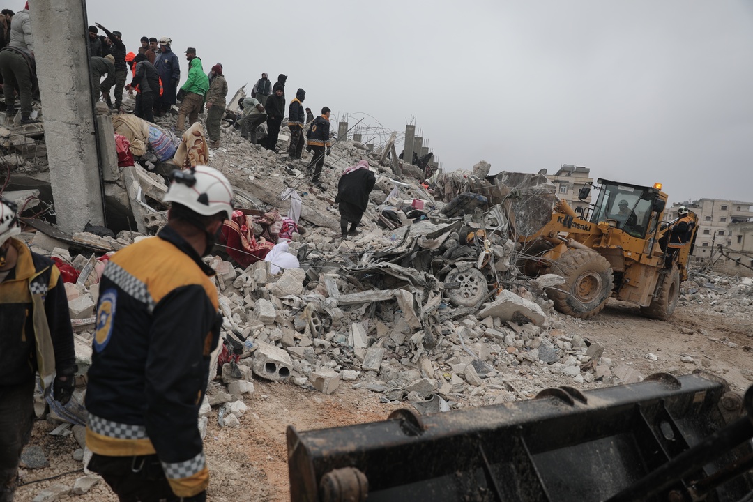 سوريا.. ضحايا الزلزال 812 قتيلا بمناطق المعارضة والنظام