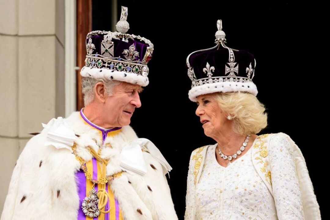 الملك تشارلز يشيد باحتفالات تتويجه على العرش