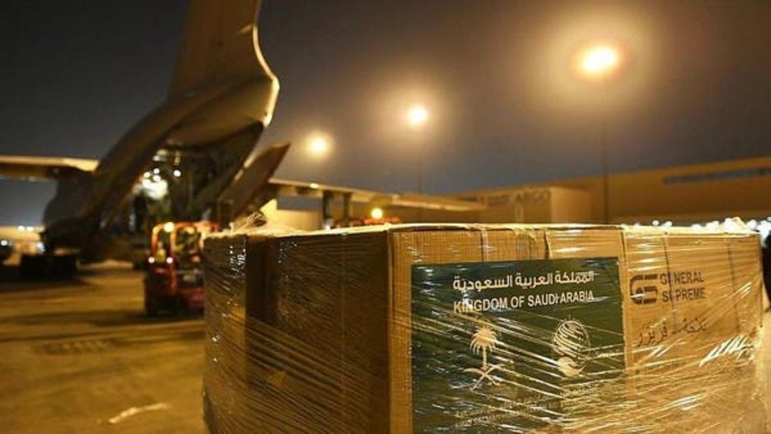 وصول طائرة إغاثية سعودية إلى مطار حلب