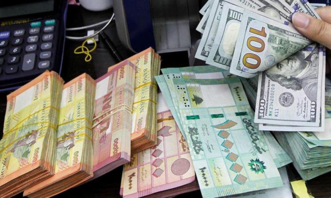 سعر صرف العملة اللبنانية يتخطّى مئة ألف ليرة مقابل الدولار