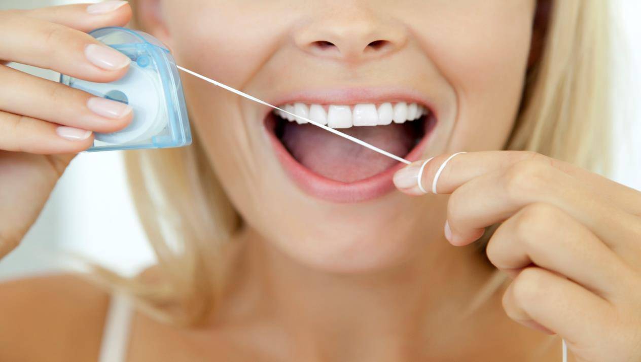 عادات خاطئة قد تدمر أسنانك.. فما هي؟