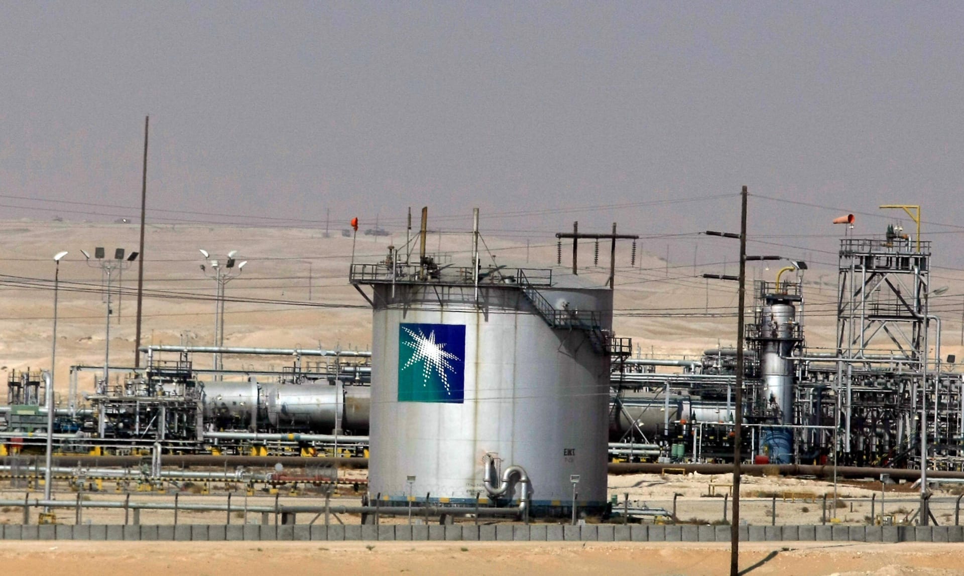 أرامكو السعودية توسع حضورها في السوق الصيني بصفقة نفطية