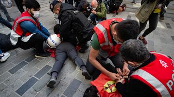 الشرطة التركية تعتقل العشرات في مظاهرات عيد العمال