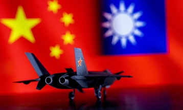 طائرات حربية صينية تحلق قرب خط الوسط لمضيق تايوان