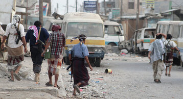 قتلى وجرحى بانفجار مستودع أسلحة بمحافظة أبين اليمنية