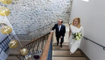 الرئيس الفرنسي السابق فرانسوا هولاند يتزوج من الممثلة جولي غايت