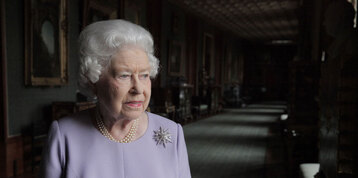 محطات رئيسية في حياة إليزابيث ملكة بريطانيا