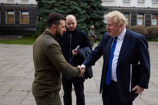 Boris Johnson meets President Zelenskey in a 'surprise' visit to Kyiv
