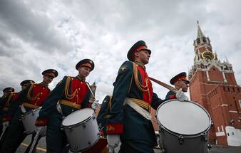 عرض عسكري في روسيا بمناسبة عيد النصر.. بوتين بعيداً عن التصعيد