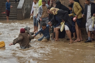 اليمن.. مقتل 13 شخصاً جراء السيول والصواعق الرعدية
