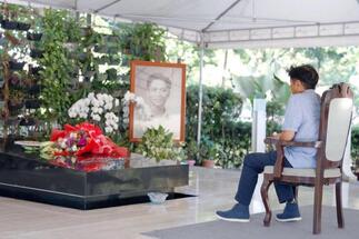 الفلبين.. الرئيس المُنتخب ديمقراطياً يزور قبر والده الدكتاتور