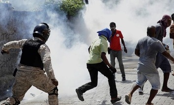 الهايتيون يحتجون على دعوة الحكومة لقوات شرطة أجنبية