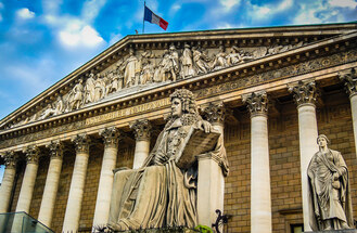 حلّ الجمعية الوطنية وتنظيم انتخابات تشريعية جديدة في فرنسا