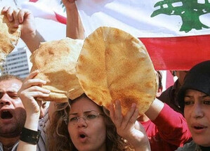 مسؤول لبناني يرجع سبب أزمة الخبز إلى ارتفاع استهلاكه من قبل اللاجئين السوريين