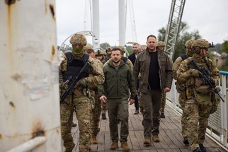 Zelensky visits recaptured town of Izium in northeast Ukraine