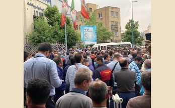 إيران.. إضراب سائقي حافلات النقل والاحتجاجات مستمرة