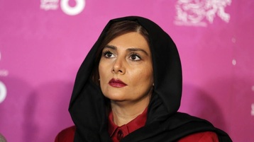 إيران تعتقل ممثلتين خلعتا الحجاب تضامناً مع الاحتجاجات