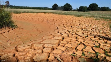 مزارعون الغرب الأوسط الأمريكي يعانون بسبب الجفاف