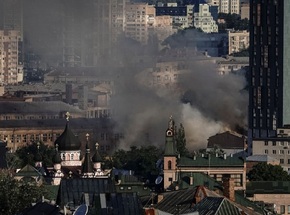قتيل وجرحى بصواريخ روسية ضربت العاصمة الأوكرانية وضواحيها