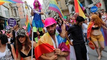اعتقالات في صفوف مؤيدي المثليين بإسطنبول