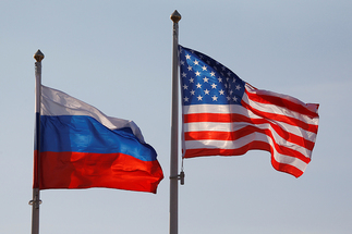 وزيرا دفاع أمريكا وروسيا يبحثان الأزمة الأوكرانية