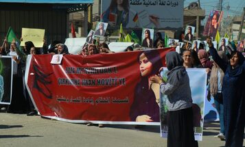تظاهر مئات النساء في شمال سوريا.. تضامناً مع جينا أميني