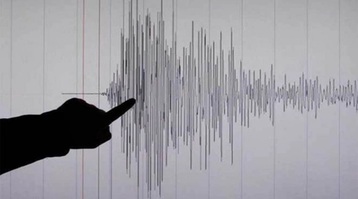 زلزال بقوة 6.1 درجة من بين ثلاثة يضرب قبالة جزيرة سومطرة الإندونيسية