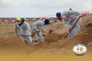 ليبيا.. العثور على 18 جثة بمقبرة جماعية
