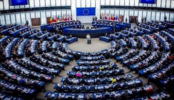 أكثر من 130 نائبا أوروبيا يطالبون بفرض ضريبة على 