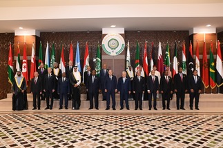 القمة العربية تشهد مشاركة النظام السوري.. رغم الانتقادات