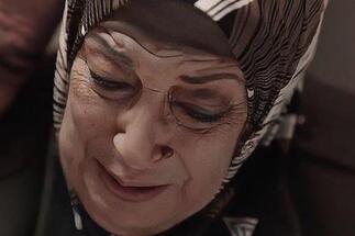 منى واصف تبكي الآلاف في مشهد وفاة ابنتها في مسلسل 