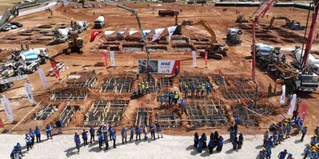 تركيا تطلق مشروع بناء وحدات سكنية في سوريا تمهيداً لإعادة اللاجئين