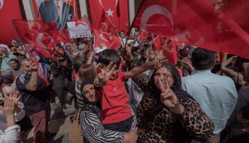 عراك وشجار بين الناخبين والمراقبين في الجولة الثانية للانتخابات التركية