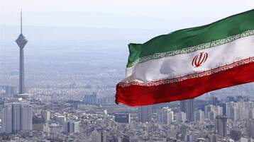 إيران تحتجز سفينة تحمل وقود قرب ساحل بلادها