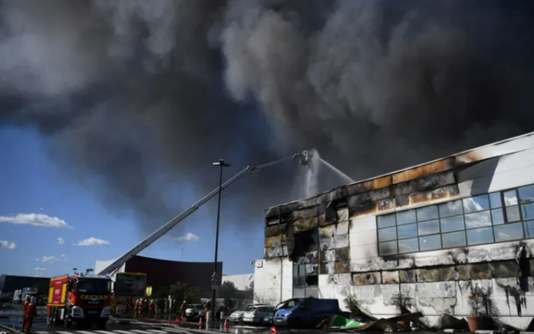 فرنسا: السيطرة على حريق بميناء لتصدير الحبوب