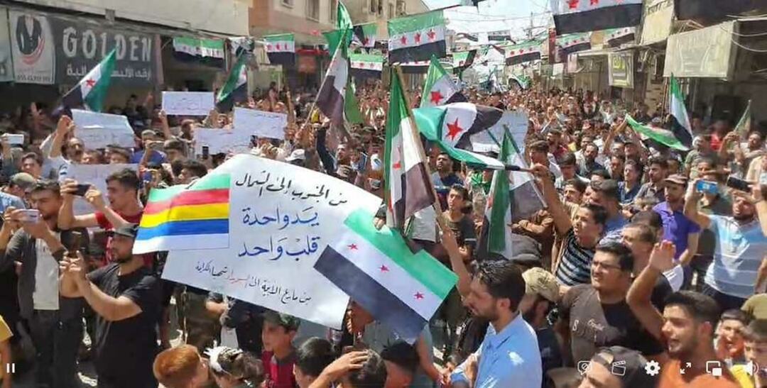 خروج مظاهرات واسعة في مختلف مناطق سوريا تنادي بالتغيير والحرية