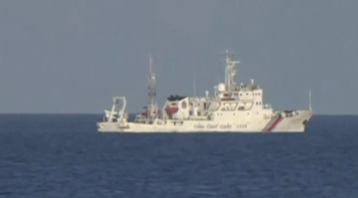 الصين تطالب بإبعاد سفينة حربية فلبينية